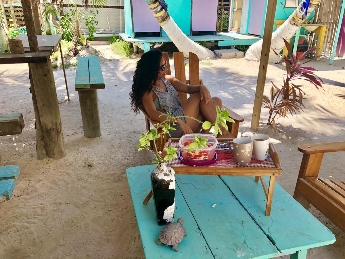 Tropical Oasis Hostel Caye Corker Kültér fotó