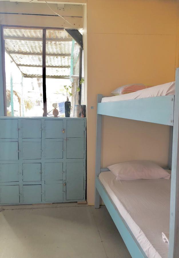 Tropical Oasis Hostel Caye Corker Kültér fotó